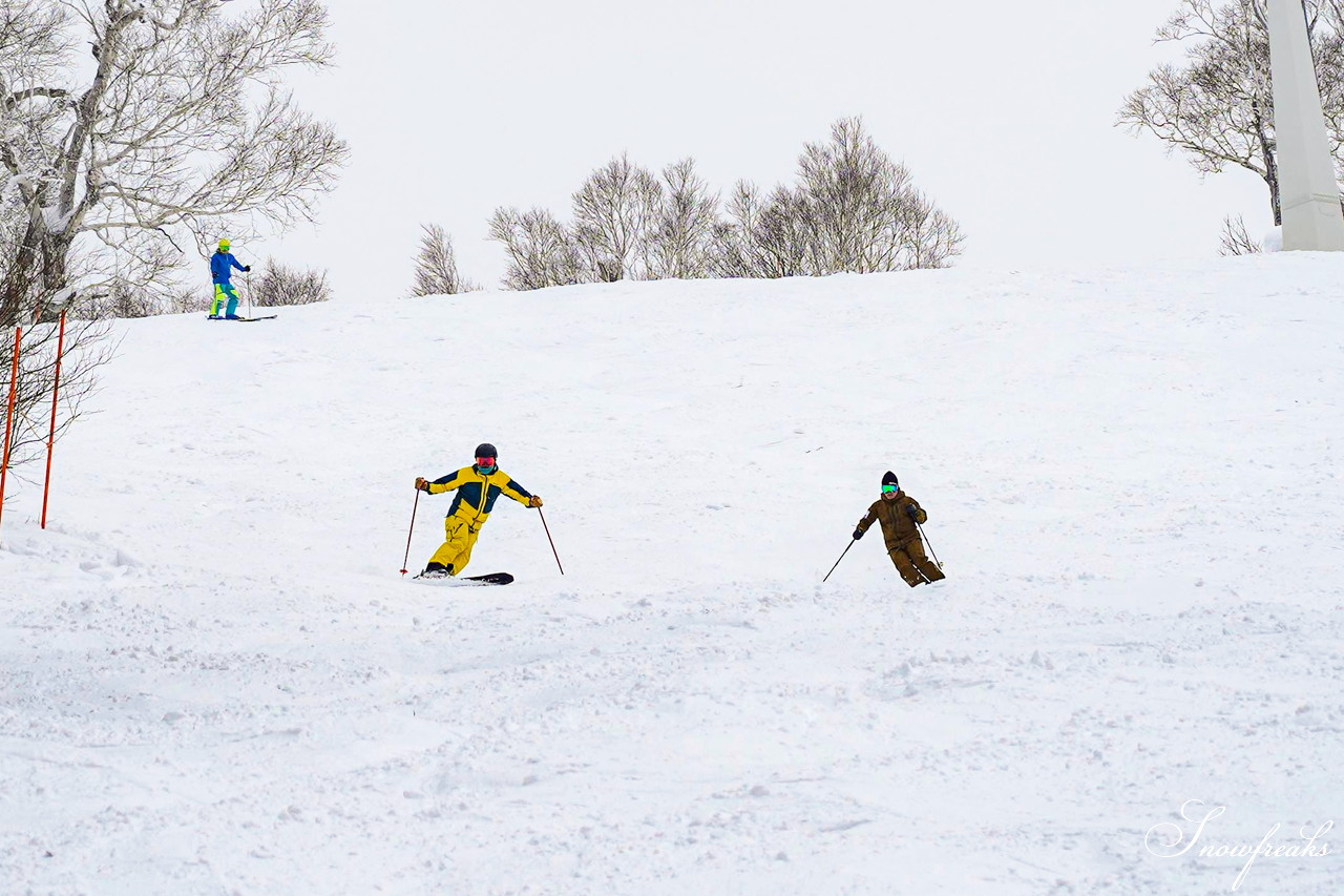 札幌国際スキー場 積雪たっぷり 300cm。コンディション良好なゲレンデでモーグル女子 ・畑田繭さんとコブコブセッション！